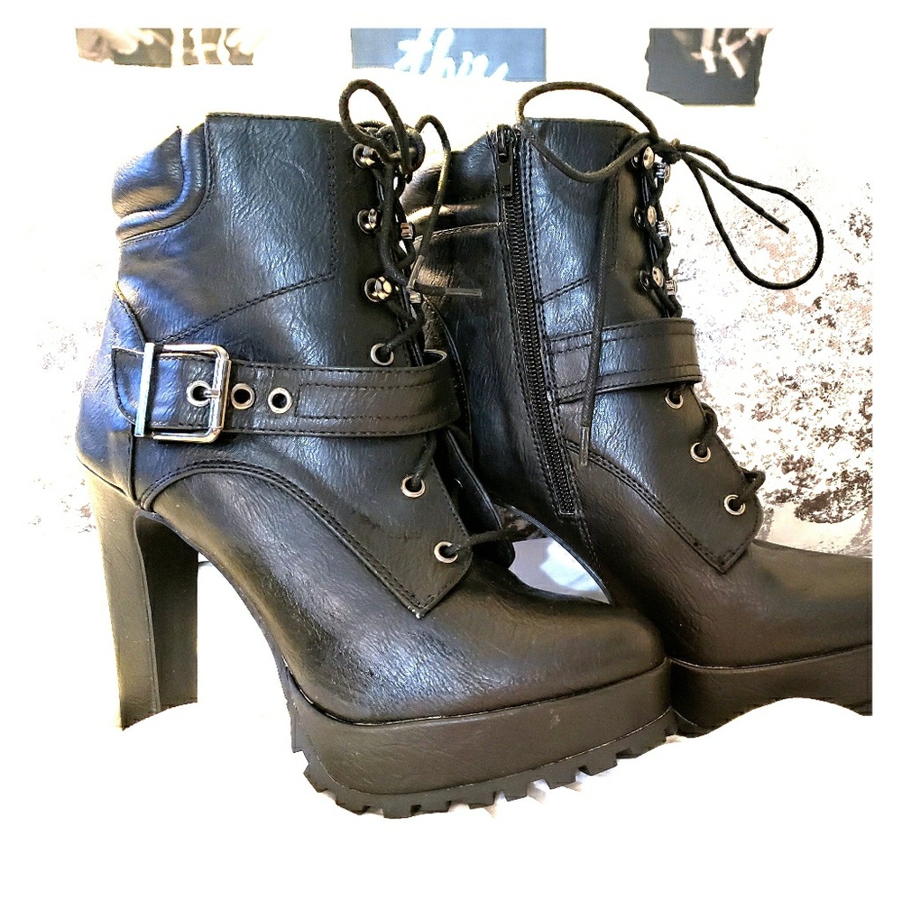 Lace up heeled booties